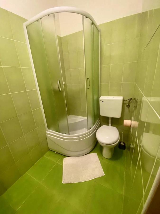 Studio Pula Apartment Bagian luar foto